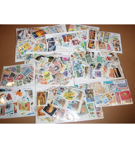 Uruguay - Paqueteria - US - 1200 sellos diferentes